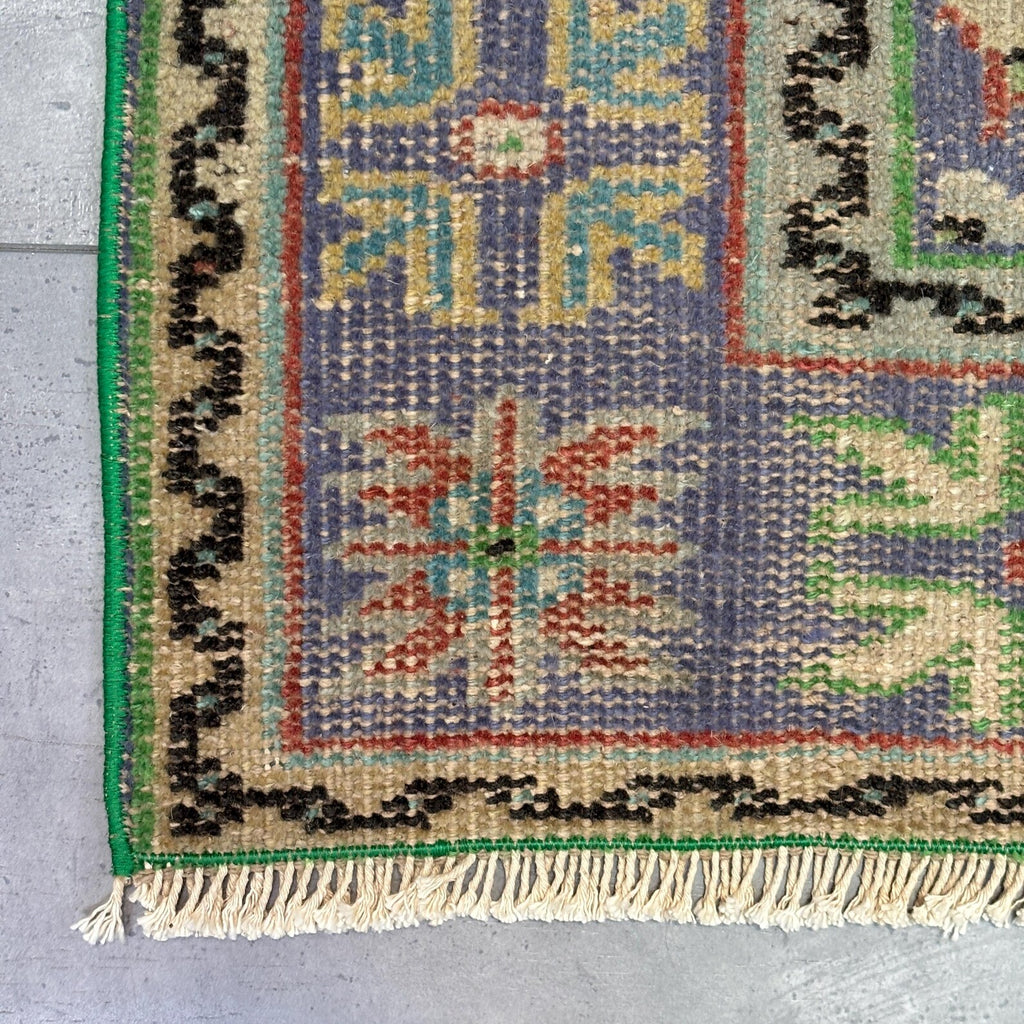 XL Vintage Turkish Accent Area rug 5.6 x 8.5 ft