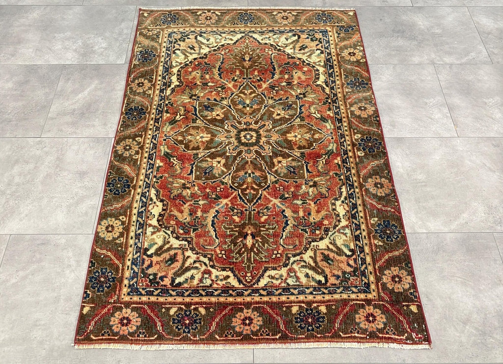 Vintage Persian Accent Area Rug 3.4 x 5.1 ft