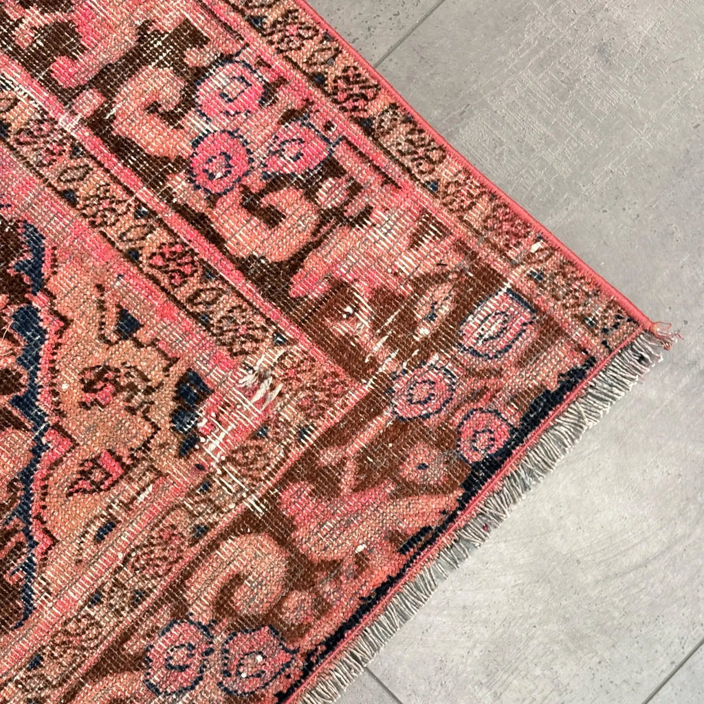 Vintage Persian Accent Area Rug 4 x 6.2 ft