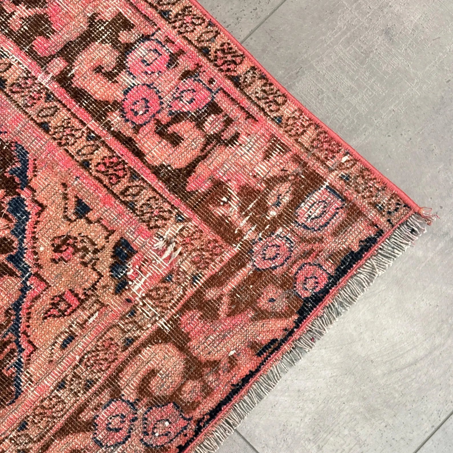 Vintage Persian Accent Area Rug 4 x 6.2 ft