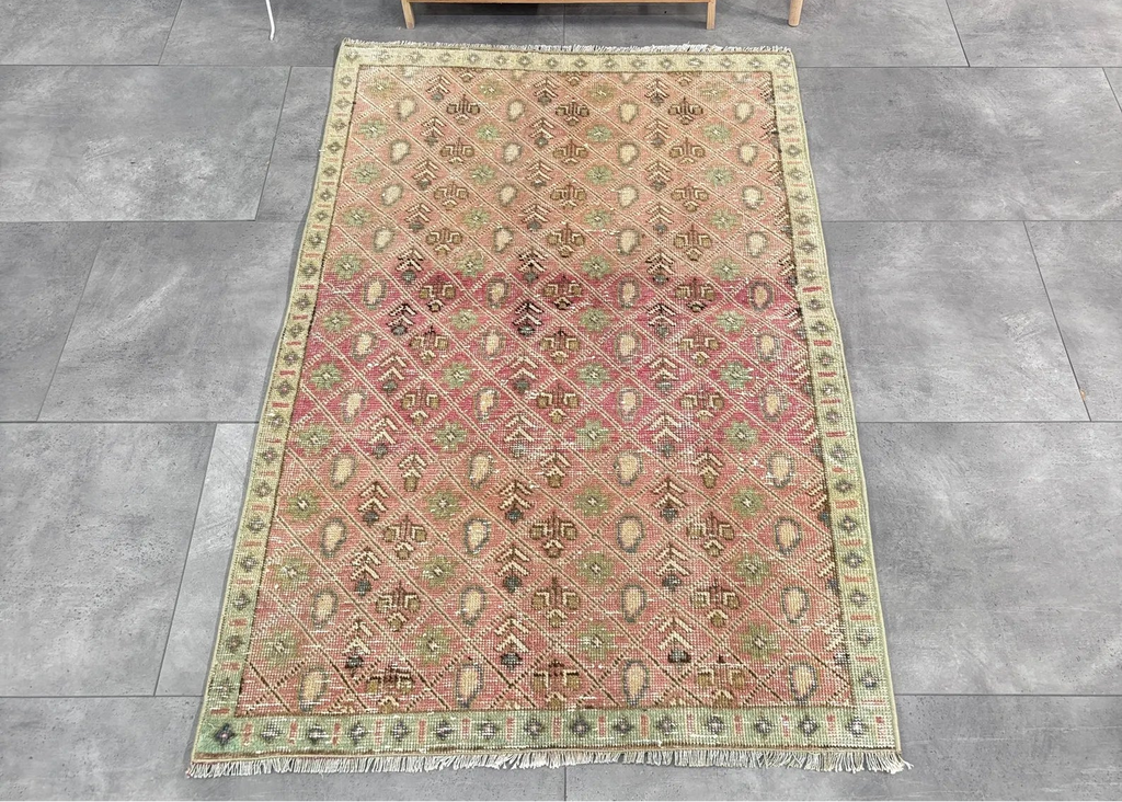 Vintage Persian Accent Area Rug 3 x 4.4 ft