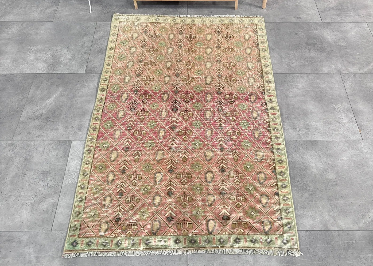 Vintage Persian Accent Area Rug 3 x 4.4 ft