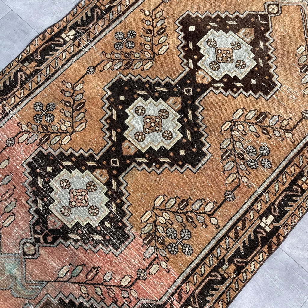 Vintage Persian Accent Area Rug 4.1 x 6.9 ft
