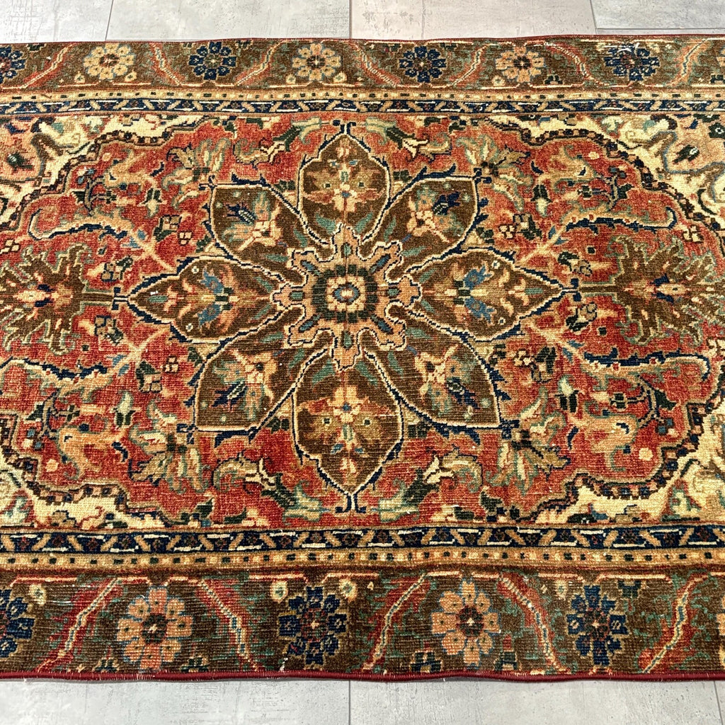 Vintage Persian Accent Area Rug 3.4 x 5.1 ft