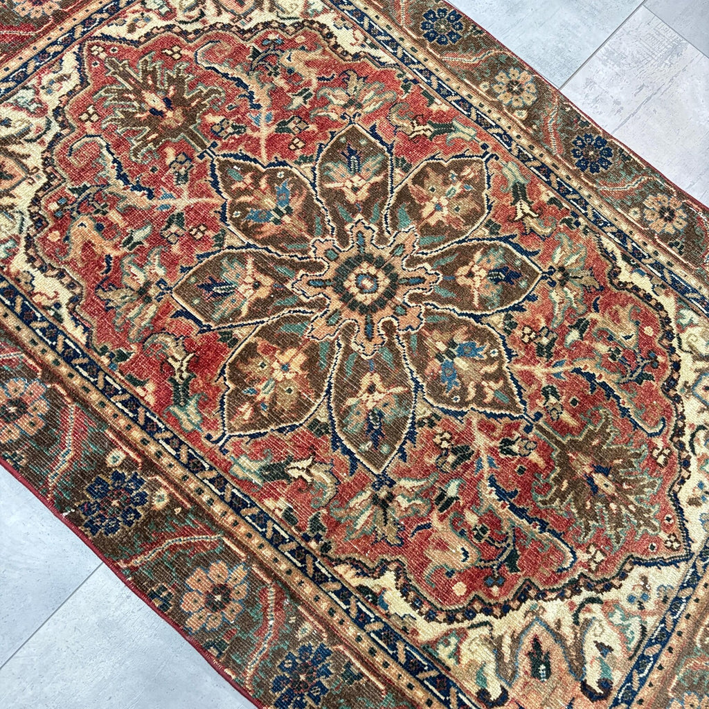 Vintage Persian Accent Area Rug 3.4 x 5.1 ft