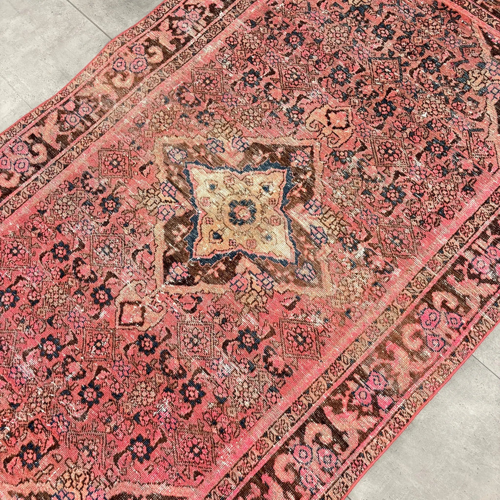 Vintage Persian Accent Area Rug 4 x 6.2 ft