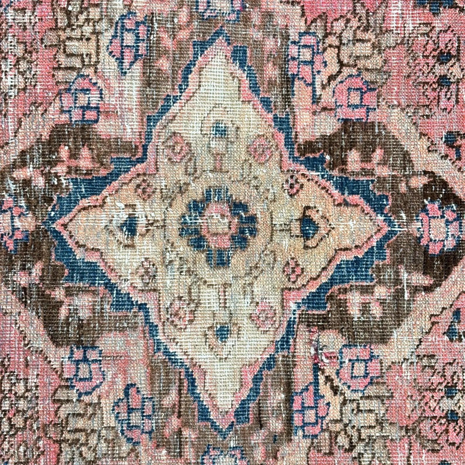 Vintage Persian Accent Area Rug 4 x 6.2 ft