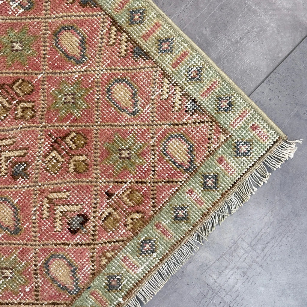 Vintage Persian Accent Area Rug 3 x 4.4 ft