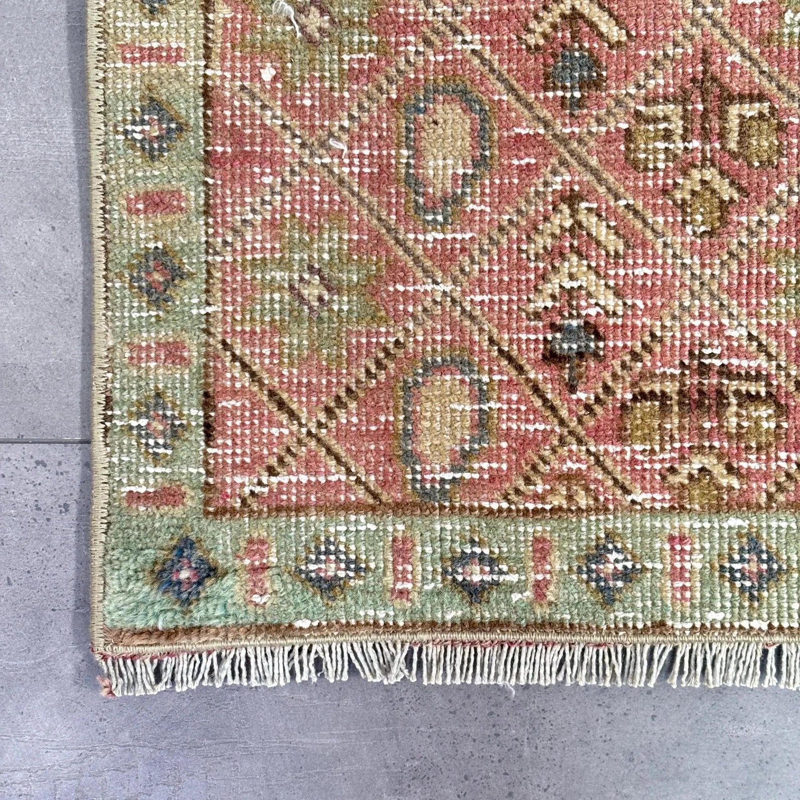 Vintage Persian Accent Area Rug 3 x 4.4 ft