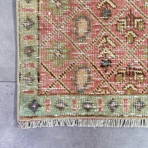 Vintage Persian Accent Area Rug 3 x 4.4 ft