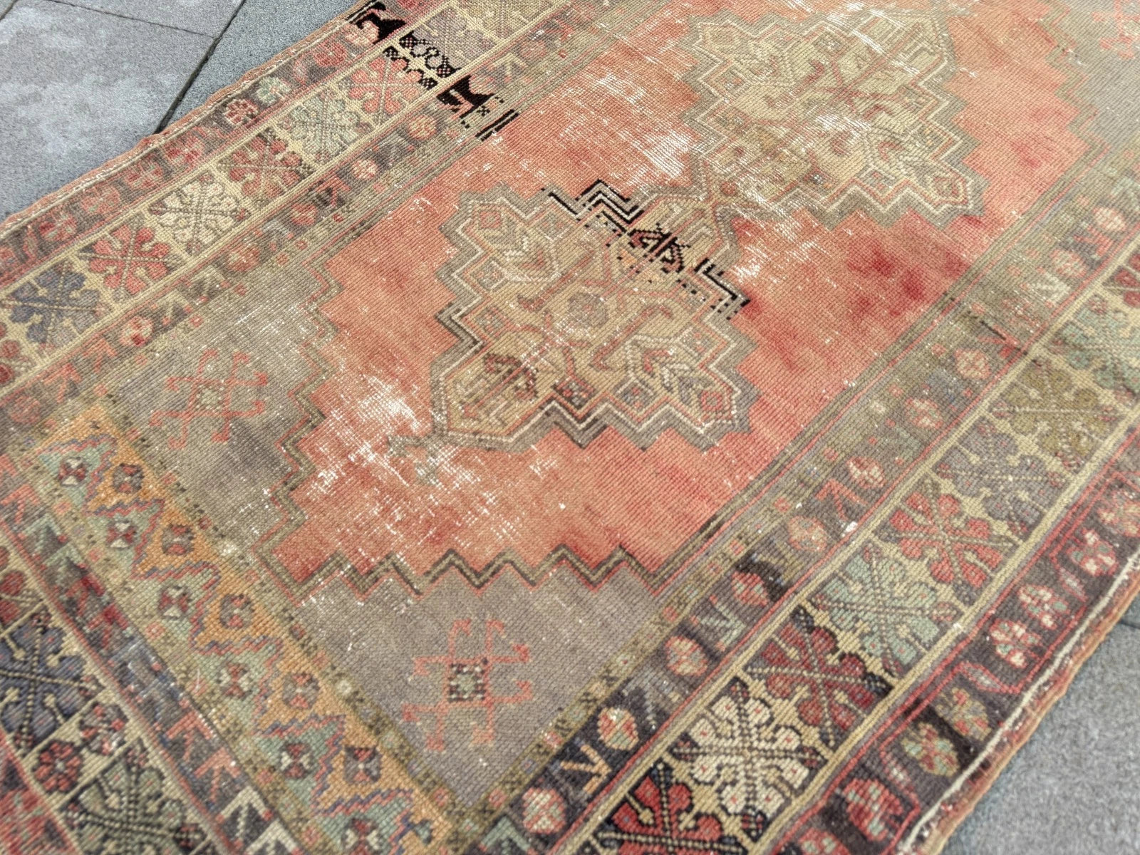 Vintage Turkish Accent Area rug 3.8 x 6.2 ft