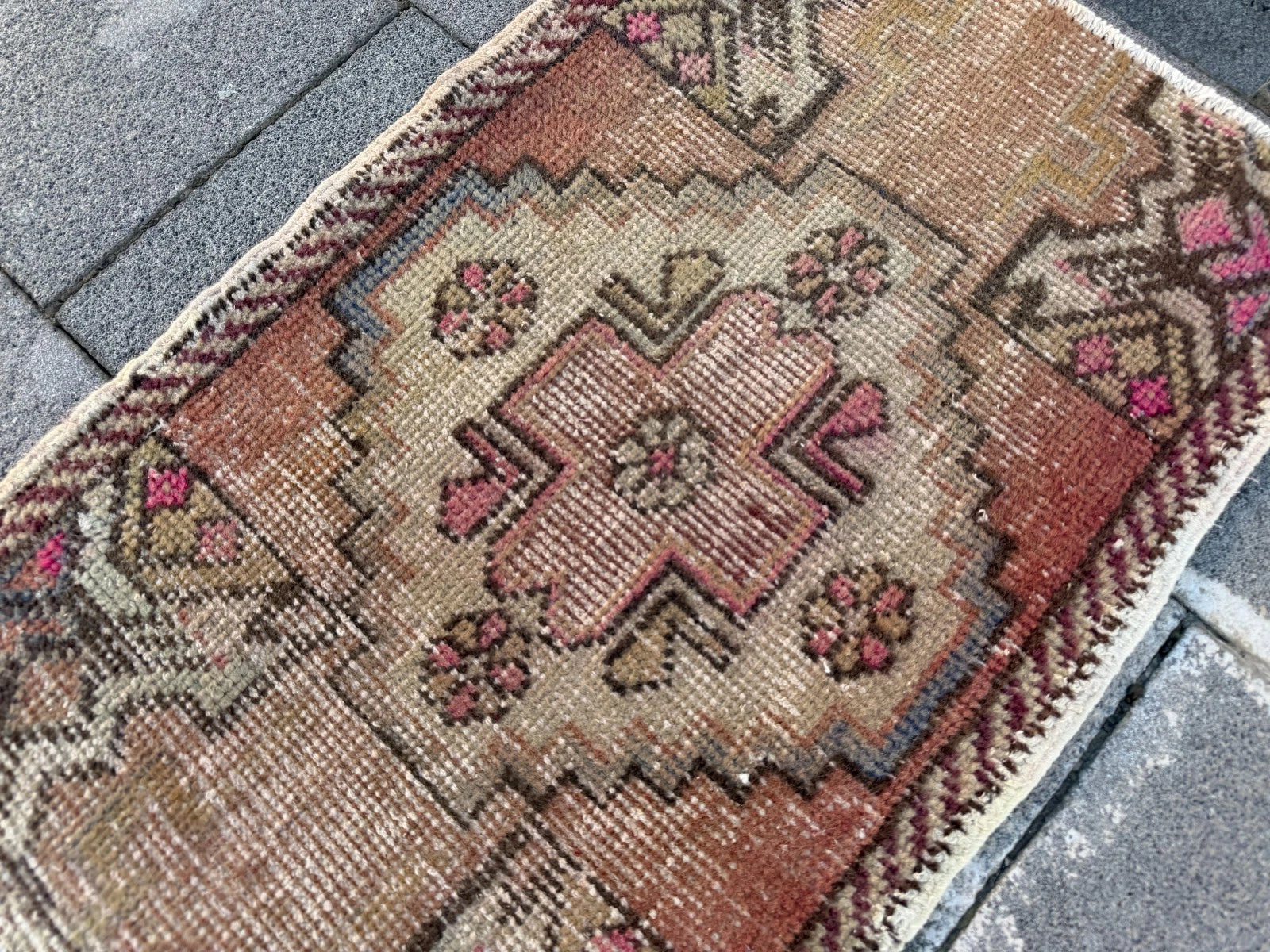 Vintage Turkish Mini Rug 1.7 x 2.7 ft