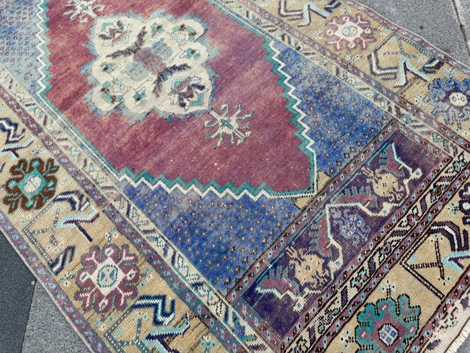 Vintage Turkish Accent Area rug 3 x 5.5 ft