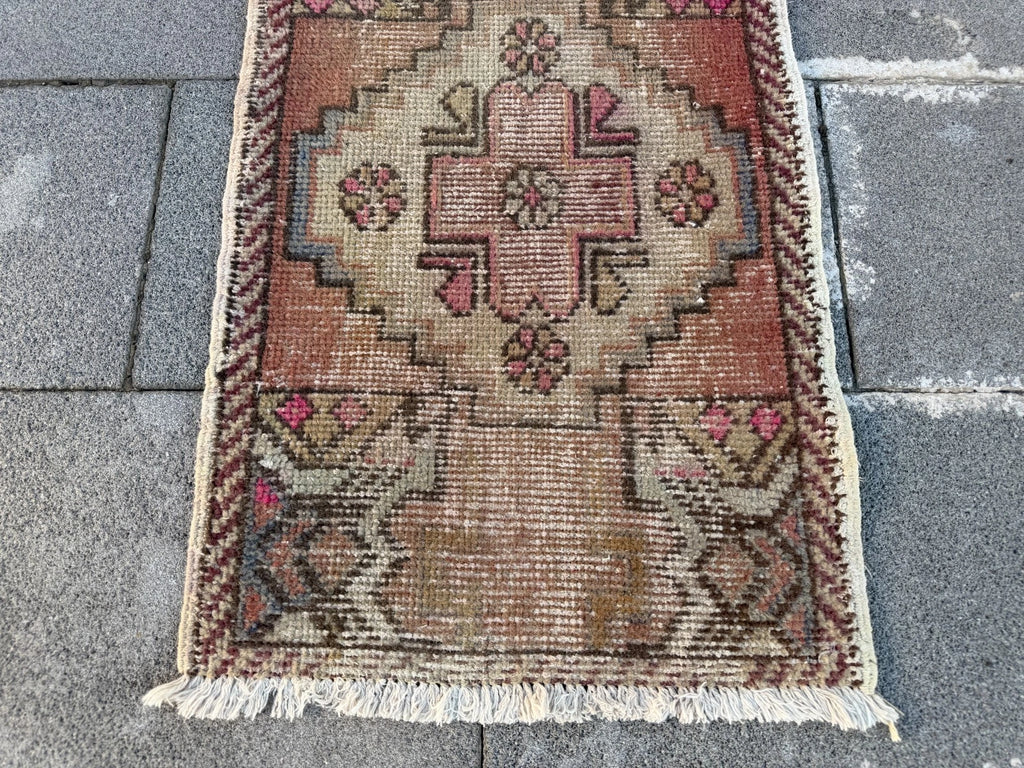 Vintage Turkish Mini Rug 1.7 x 2.7 ft