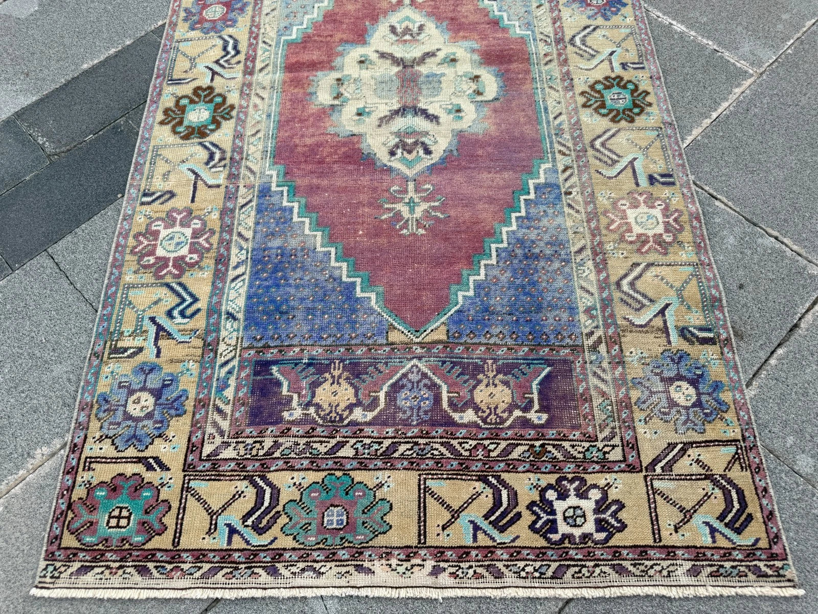 Vintage Turkish Accent Area rug 3 x 5.5 ft