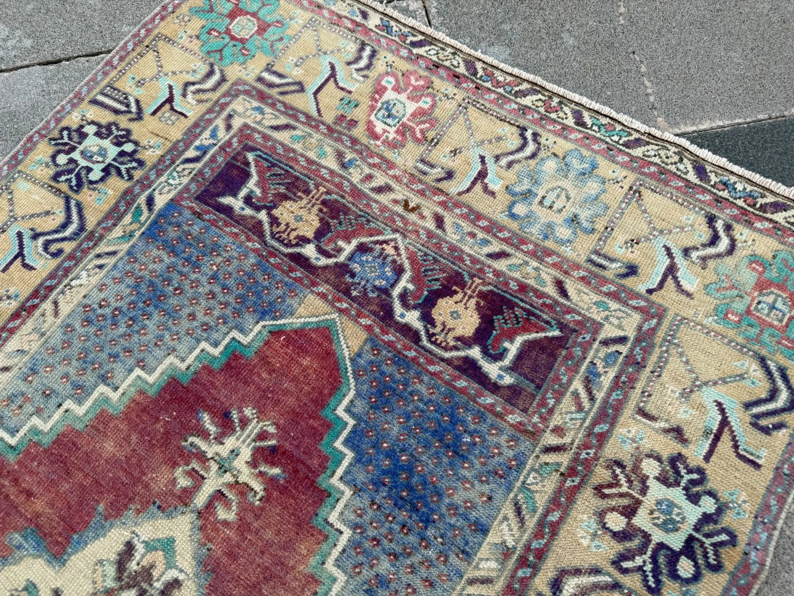 Vintage Turkish Accent Area rug 3 x 5.5 ft
