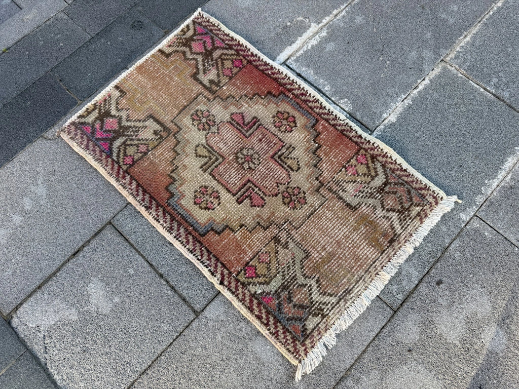 Vintage Turkish Mini Rug 1.7 x 2.7 ft