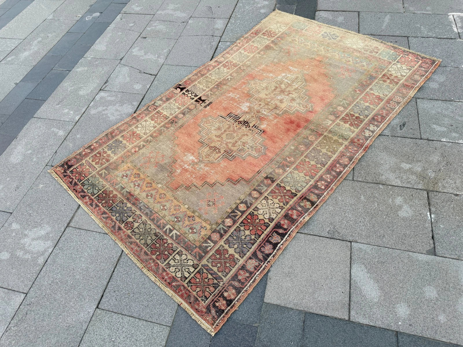 Vintage Turkish Accent Area rug 3.8 x 6.2 ft