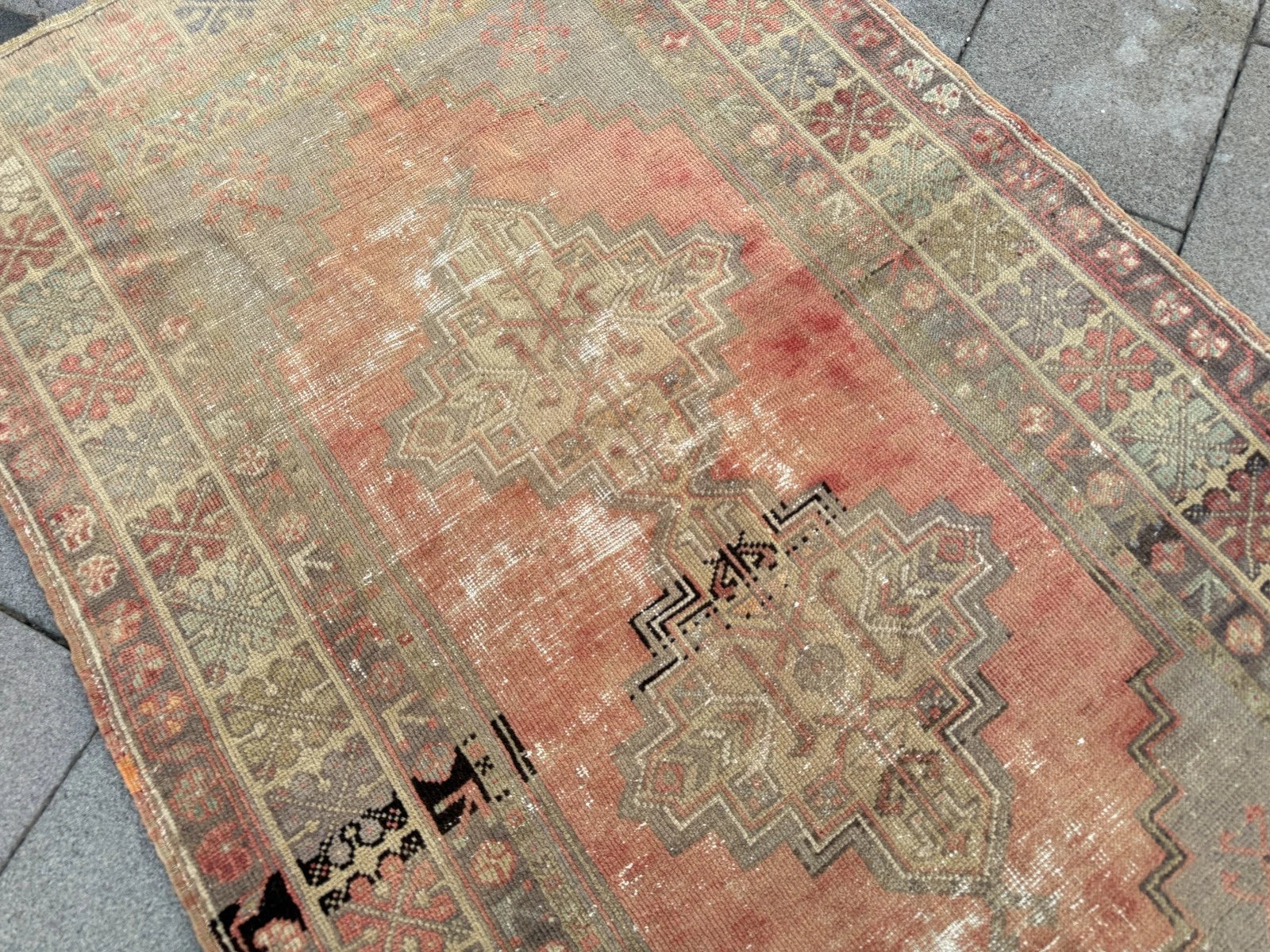 Vintage Turkish Accent Area rug 3.8 x 6.2 ft