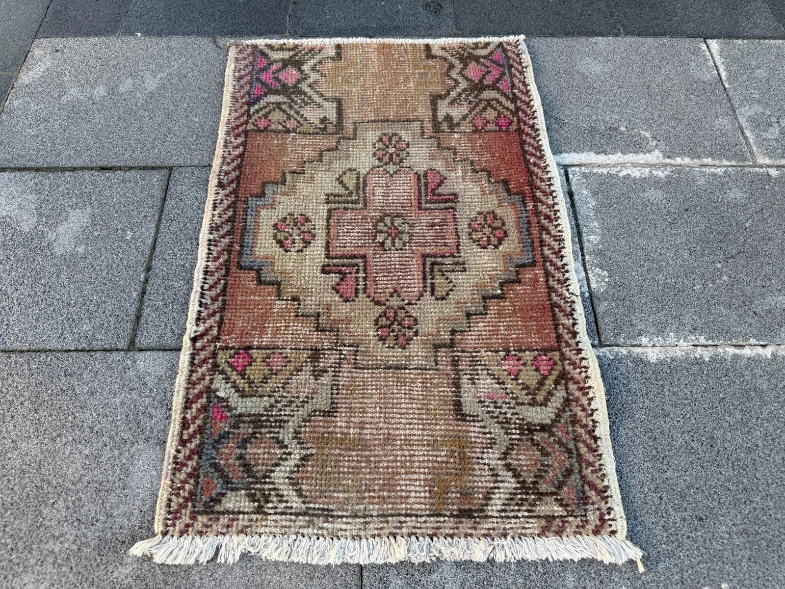 Vintage Turkish Mini Rug 1.7 x 2.7 ft